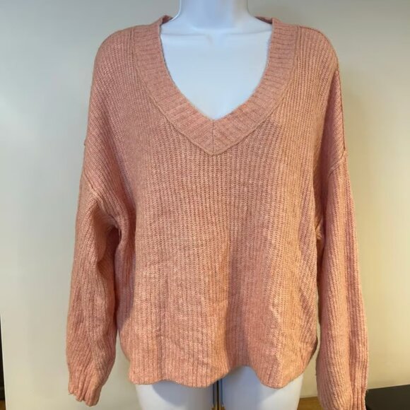 American Eagle Sweaters - AMERICAN EAGLE Sz M Pink Thick V Neck Ribbed Soft Comfy Warm Long Sleeve